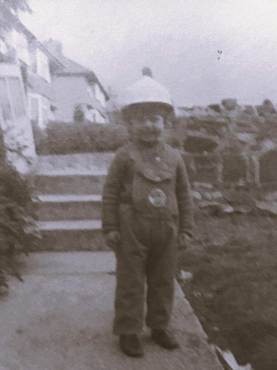 Dave Griffiths as a child wearing a bowl on his head